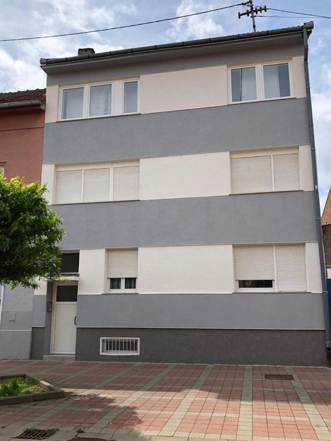 Apartman Bloom Осиек Екстериор снимка