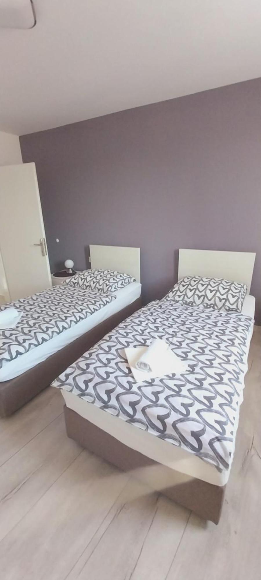 Apartman Bloom Apartment Осиек Екстериор снимка